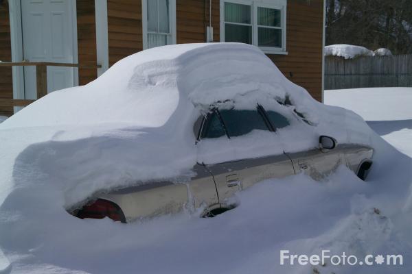 16_02_1---Snow-covered-automobile-car--New-Hampshire--USA_web.jpg