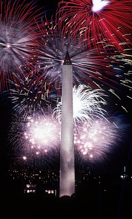 Fourth_of_July_fireworks_behind_the_Washington_Monument,_1986.jpg