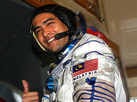 muslim_astronaut.jpg