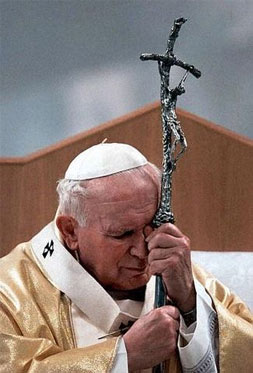 JohnPauloncrucifix2.jpg