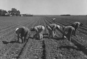 Migrant workers using El Cortito