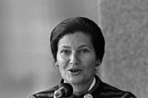 French Minister for Health Simone Veil gives a speech about the campaign she launchs against Tobacco ,16 September 1975, in Paris. / AFP PHOTO