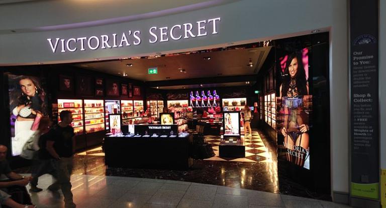 Victoria's_Secret,_Dublin_Airport,_Ireland_-_August_2014