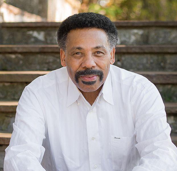 Pastor Tony Evans Says His Wife Saw a ‘Glimpse of Heaven’ Before She