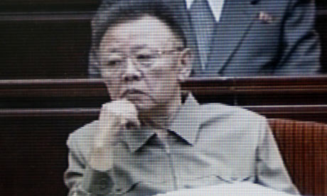 Kim-Jong-Il-at-memorial-s-001.jpg