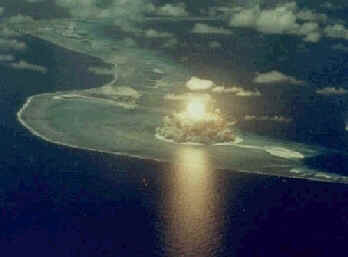 Nuclear_explosion_at_sea.jpg