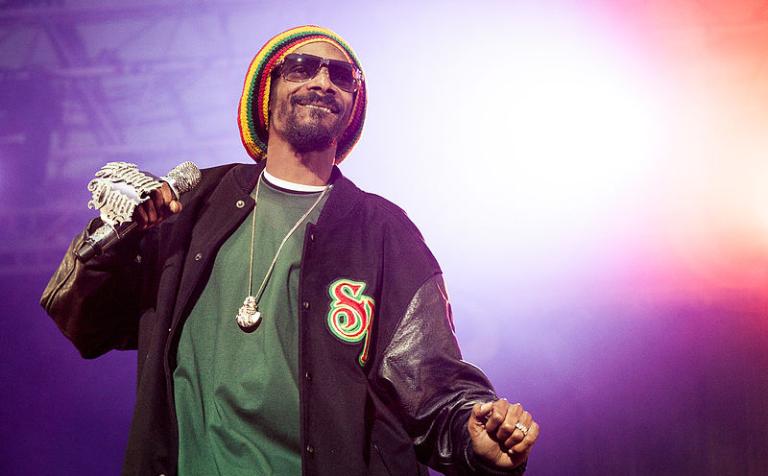 800px-Snoop_Dogg_performing_at_Hovefestivalen_2012