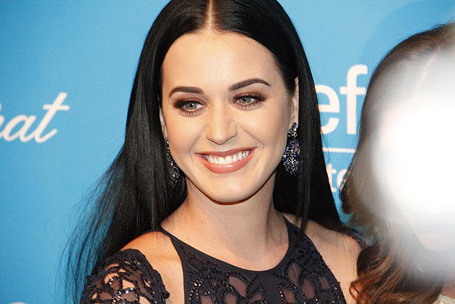 Spotlijster uitgebreid voetstuk Pop Star Katy Perry Could Be Returning to Christian Roots After Hollywood  Realization - Idol Chatter