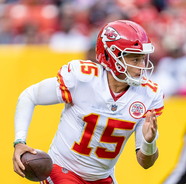 Chiefs QB Patrick Mahomes: 'I'm on That Football Field to Glorify