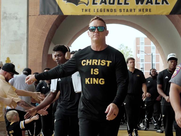 Southern Miss Coach Blake Anderson Proclaims ‘Christ is King’ Ahead of Win