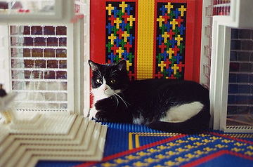 Lego-cat-church-5.jpg